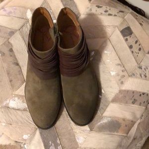 Comfortiva “Corliss” olive suede bootie